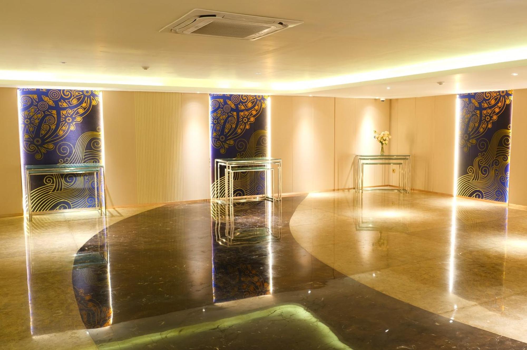 Pentacity Hotel Balikpapan Eksteriør billede